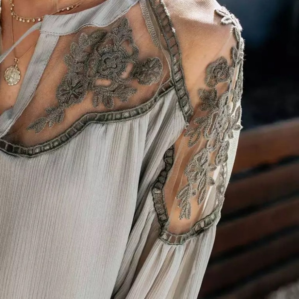 ✳️1 HOUR SALE✳️
Embroidery 
 TOP - Picture 2 of 3